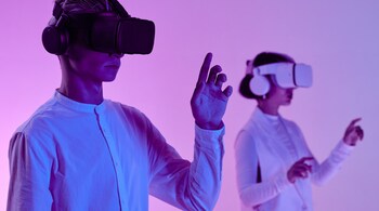 AI could be used to perform strenuous tasks that pose the greatest risk to workers’ health. But it could also increase intensity of work and income inequalities. (Photo by Michelangelo Buonarroti via Pexels)