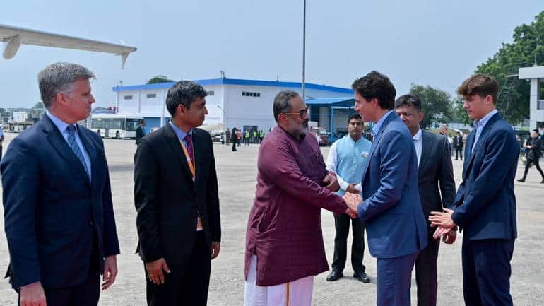 Canadian PM Trudeau, delegation depart from New Delhi after aircraft tech issue gets resolved - Vimarsana News