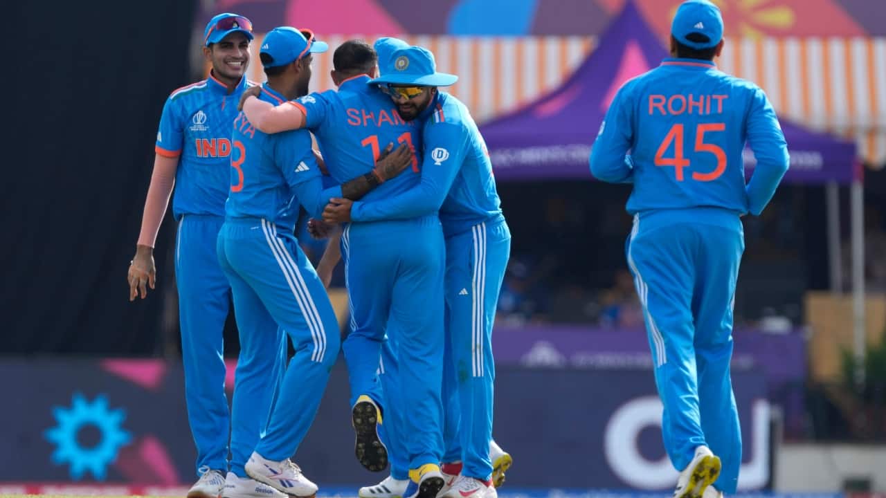 New Zealand pegged back India across the middle overs before Shami provided the breakthrough in the 34th over. Ravindra was out caught at long on and Yadav trapped Tom Latham lbw for five. After 37 overs, New Zealand was 205-4. (Image: AP)