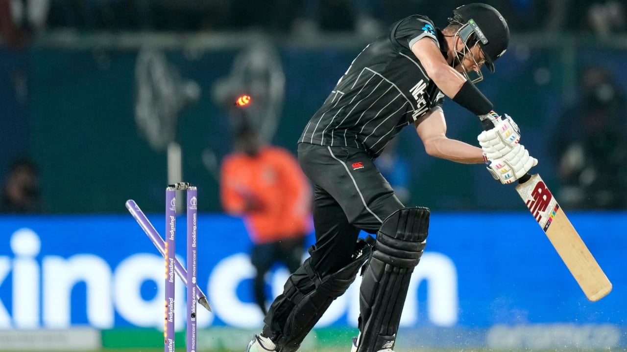 Shami bowled Mitchell Santner (1) and Matt Henry (0) off successive balls as New Zealand collapsed to 260-8. (Image: AP)