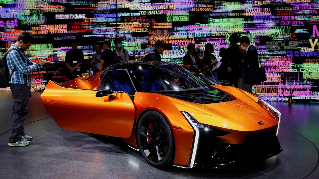 The FT-Se and FT-3e provided a glimpse of the fully electric line-up Toyota will roll out in 2026, while the IMV 0 and Kayoibako offered options that can be personalized based on owners’ needs. These EVs will use Toyota’s forthcoming in-house software, Arene, which Sato said would let drivers order food and access entertainment. (Image: Reuters)