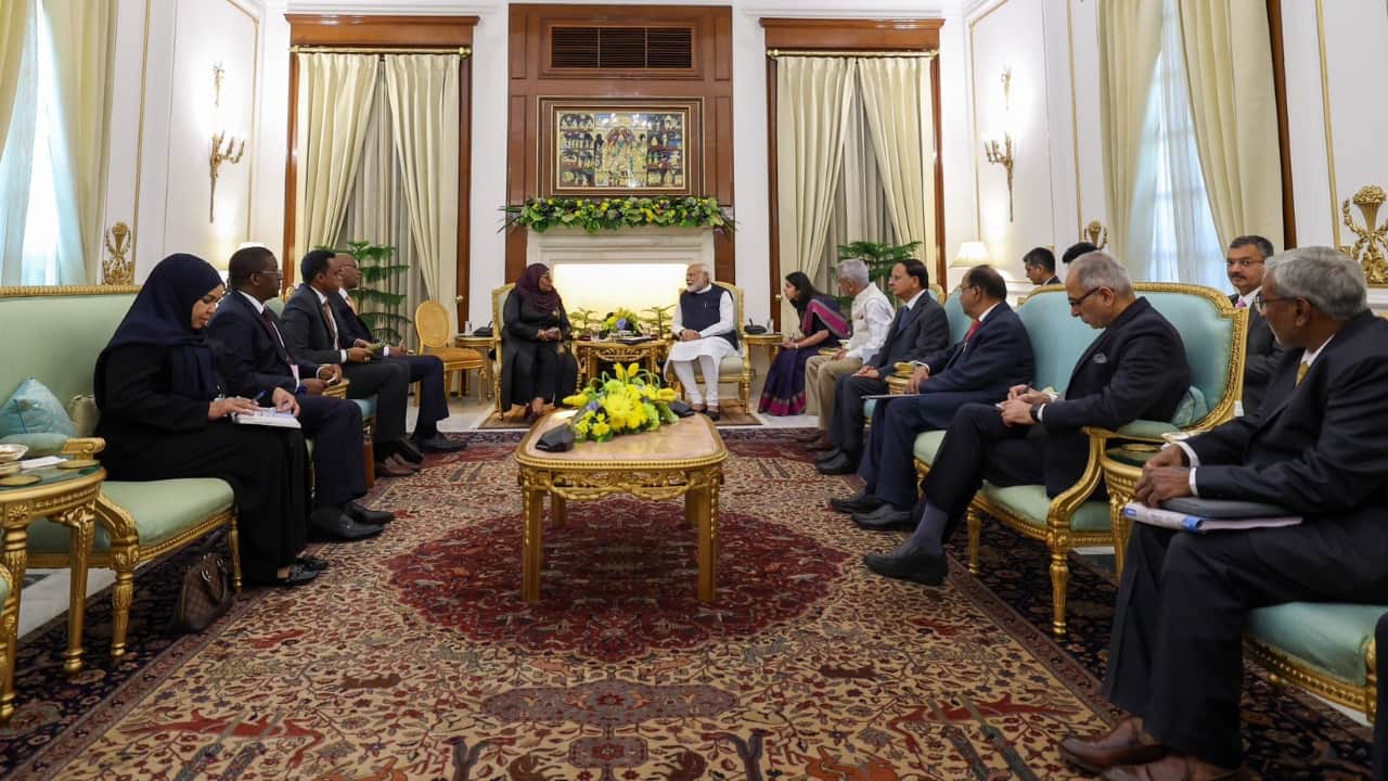 The two leaders reviewed various facets of India-Tanzania ties and discussed ways to further deepen the close and historic ties between the two countries. (Image: X/@MEAIndia)