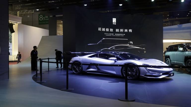 Tesla sales drop brings BYD closest ever to global EV crown - Vimarsana News