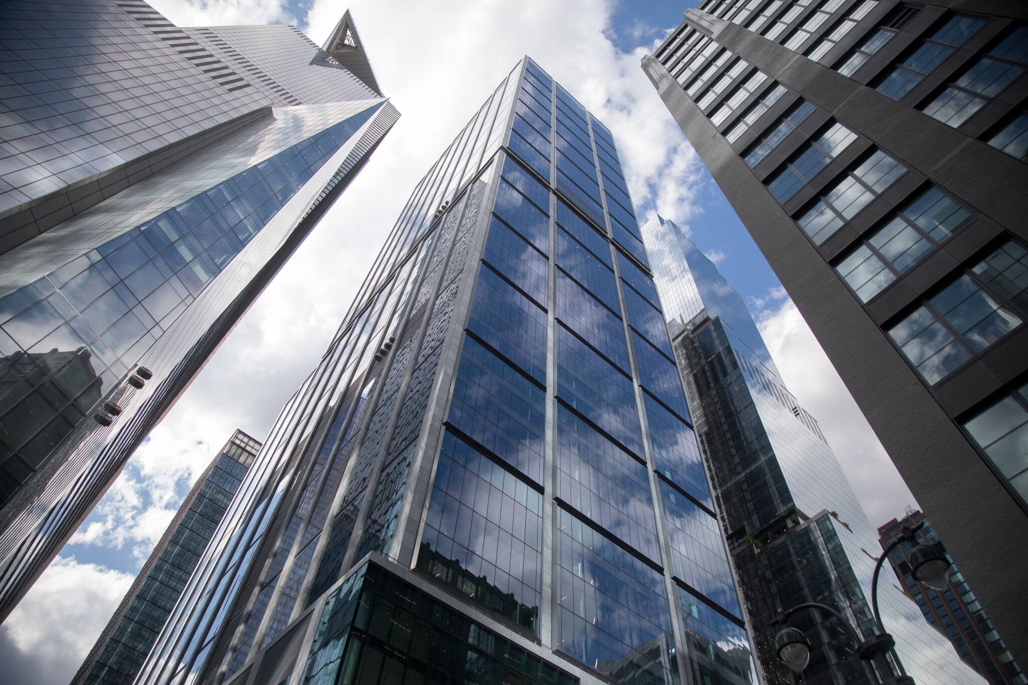 BlackRock Clients Pull $13 Billion From Long-Term Funds