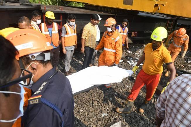 Andhra Pradesh Train Mishap LIVE Updates: Congress Chief criticizes Center over tragedy - Vimarsana News