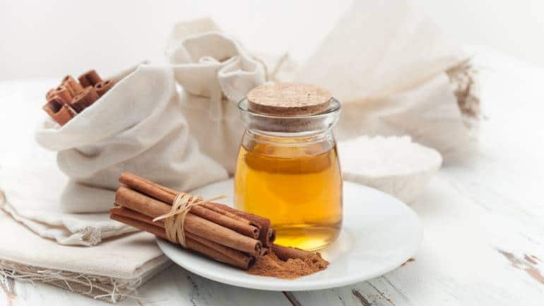 Benefits of Honey and cinnamon mask (Image: Canva)