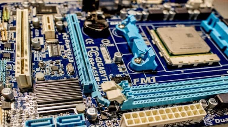 Tata's Dholera semiconductor plant may roll out India's first indigenous chip by 2026: Report - Vimarsana News