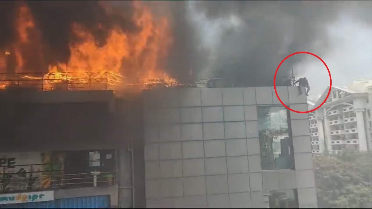 On camera man jumps off 4th floor as fire breaks out in Bengaluru