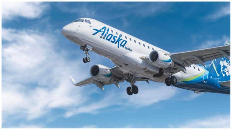 Passenger attacks, tries to stab co-flyer on US flight: 'Planned on killing him' - Vimarsana News