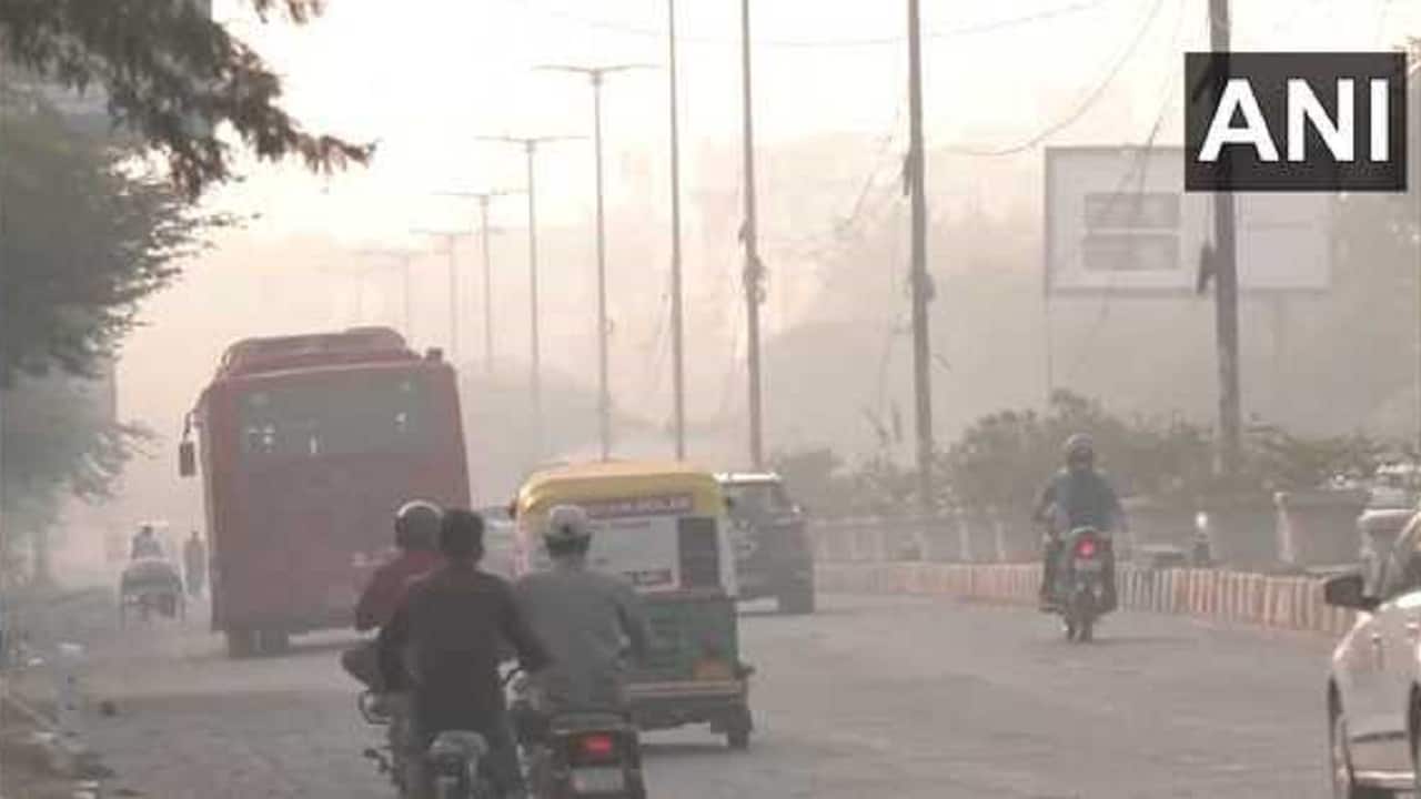Delhi's air quality remained in the "poor" range for the fifth day in a row, with an air quality index of 286 on October 28. (Image: ANI)