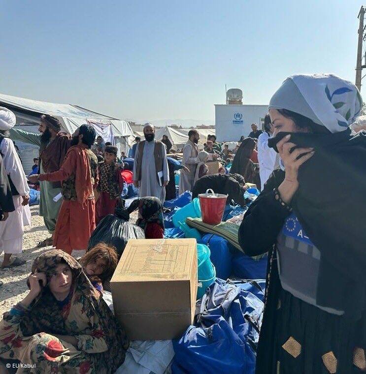 Herat is still experiencing aftershocks, causing anxiety for everyone. Official reports show that there have been 2,445 deaths and 2,440 injuries following the #earthquake in Herat Province. However, data verification remains a challenge, and the numbers may change.