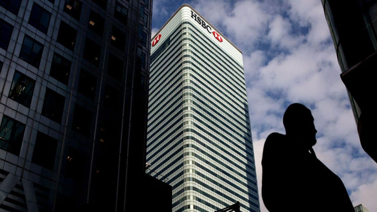 HSBC blocks staff from texting on their work phones