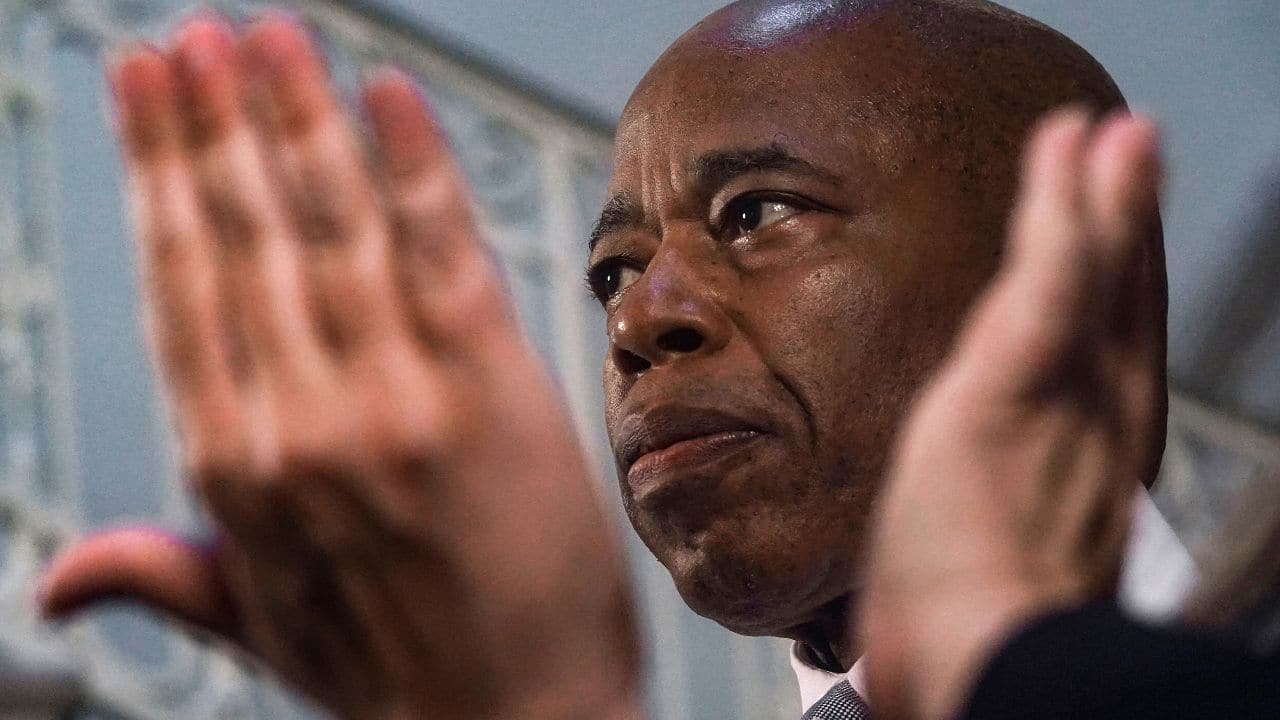 The city had opened 24 hours asylums and shelters to welcome these migrants. Around 61,400 migrants were staying in homeless shelters as of September and a total of 115,200 people are leaving in shelters across the city. (Image: AP)