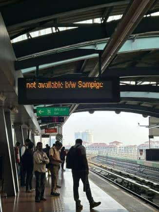 Services on Bengaluru Metro's Green Line disrupted due to technical glitch; passengers face hardship - Vimarsana News