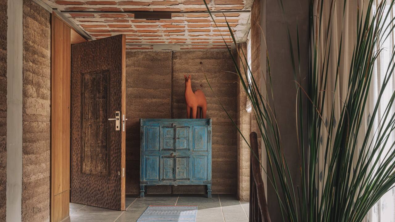 This wildlife retreat in Nagpur is built using rammed earth construction technique