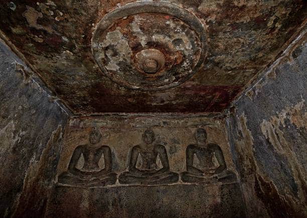 Sittanavasal Cave rock-cut temple, Tamil Nadu. (Photo: Wikimedia Commons)