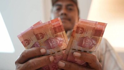 Dollar strength may prompt more Asia rate hikes to boost currencies