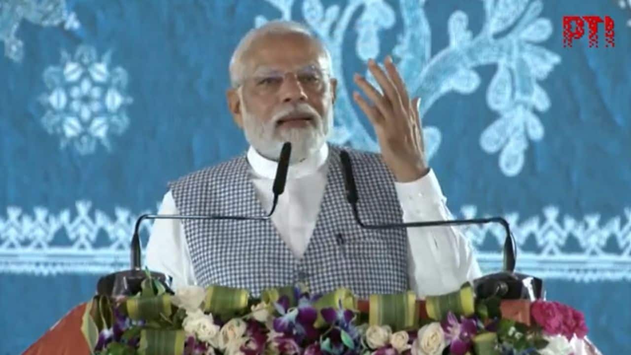 According to officials, during his visit to Madhya Pradesh today, Prime Minister Narendra Modi also laid the foundation stones of the Vijaipur-Auraiya-Phulpur gas pipeline project in Jabalpur and the Mumbai Nagpur Jharsuguda Pipeline Project's Nagpur Jabalpur section's (317 km). (Image: ANI)