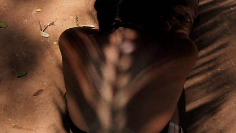 World Spine Day 2023: 10 tips to care for the spine, keep it aligned & upright - Vimarsana News
