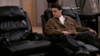 Joey (Matt LeBlanc) waiting for Chandler (Matthew Perry) in a scene from the '90s American sitcom F.R.I.E.N.D.S