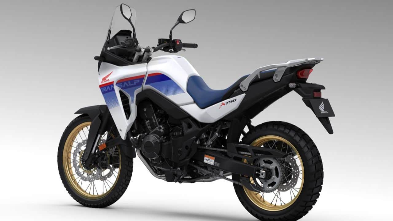 All of this sits within the Transalp’s steel diamond frame, and suspension components courtesy of Showa and Honda’s own Pro-Link system. The front fork is a 43mm upside down unit that provides 200 mm of travel. At the rear, the monoshock contributes to 190 mm of travel. (Image:Honda Motors)