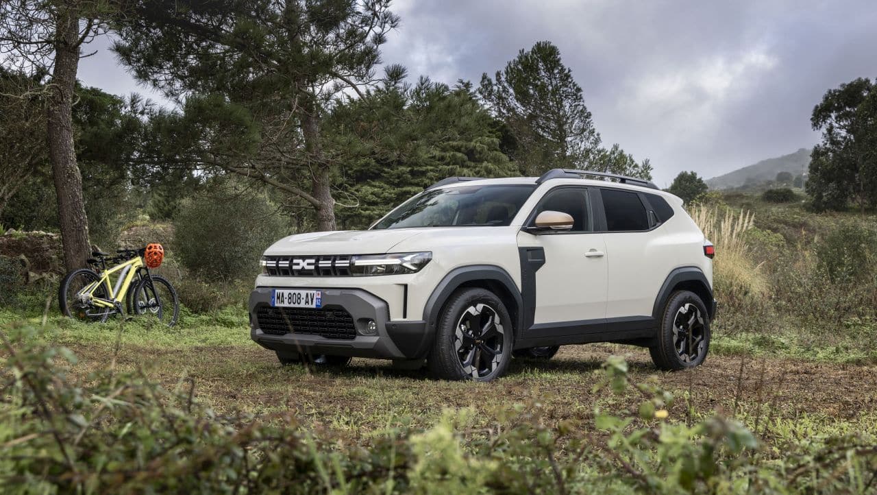 Technological advancements extend beyond off-road capabilities to include features like automatic emergency braking, vehicle, pedestrian, cyclist, and motorcycle detection, traffic sign recognition with speeding alert, rear parking assistant, lane change warning and assist, among others.