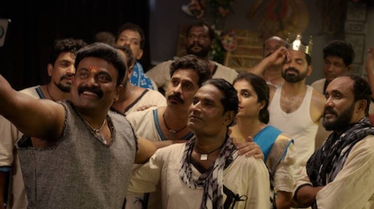 A still from Anand Ekarshi's Vinay Forrt-starrer Aattam (The Play).