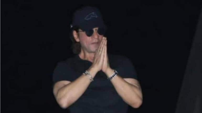Shah Rukh Khan Sends Gifts to Egyptian Travel Agent Who Helped Indian Woman
