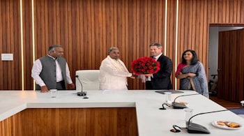 As part of the online safety initiative, young people (18-24 years) from 100 colleges and universities across the state will receive digital awareness training