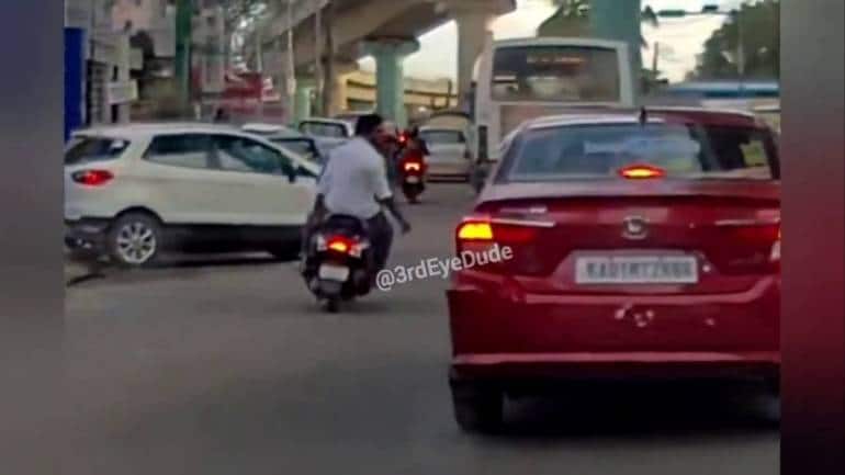 In Bengaluru, drunk man breaks car mirror 'for fun,' gets scolded by mom. Watch - Vimarsana News