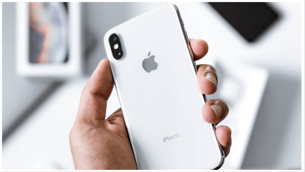 Class 9 boy in Delhi steals mother's gold to buy Rs 50,000 iPhone as birthday gift for girlfriend