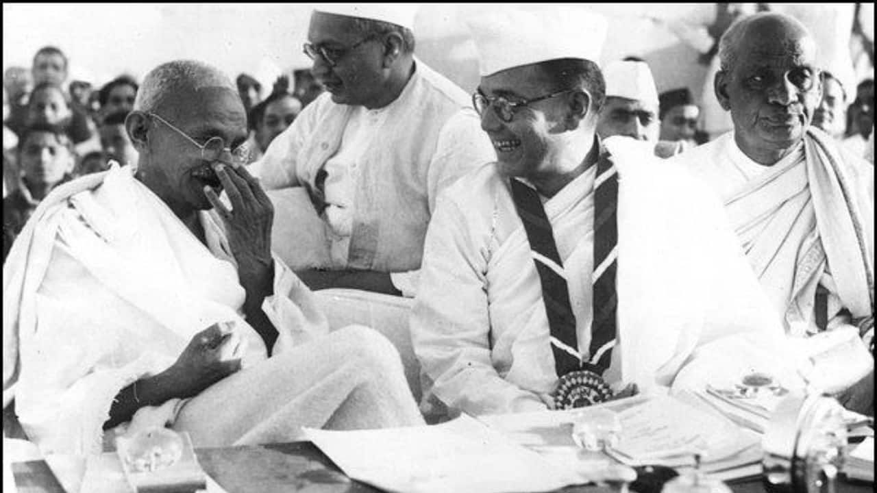 Sardar Patel with Mahatma Gandhi and Netaji Subhash Chandra Bose (Photo courtesy: Gujarat Tourism)