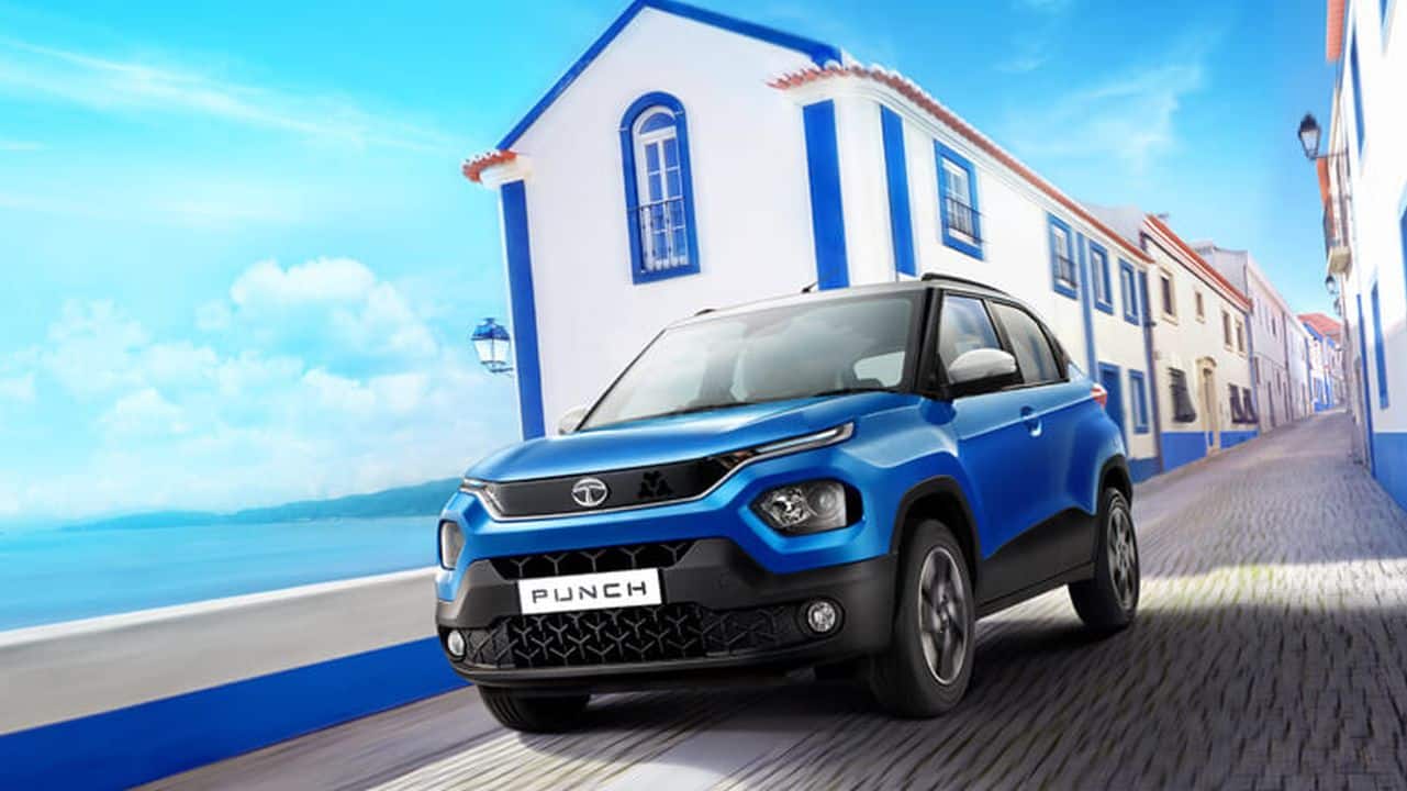 Moving up to number five, the Tata Punch clocked in a sales figure of 15,317 units, a growth of 39 percent on a year-on-year basis from October 2022’s 10,982 figure. Month-on-month, too, the Punch has grown 17 percent from 13036 units. It has been exactly a year now that the Punch was launched and the tiny SUV has been doing significantly well for itself. The Punch is a punchy looking micro-SUV with a high nose, muscular stance and an overall design that suggests its HBX concept beginnings. Powering the Tata Punch is a 1.2-litre 3-cylinder petrol mated to either a 5-speed manual or AMT gearbox. This naturally aspirated engine produces 86 hp of power and 113 Nm of peak torque. According to Tata, the Punch is capable of an ARAI fuel economy of 18.97 km/l on the manual and 18.82 km/l on the automatic variants. The latest news, however, is that the electric version of the Punch is currently undergoing testing and we should see the EV launch soon.