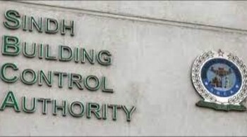 11 killed in fire in Karachi shopping mall, several feared trapped