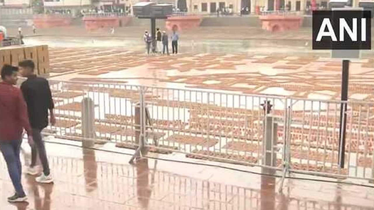 The lamps will be placed in different blocks with each block carrying 256 lamps, arranged into 16 rows and 16 columns, as per news agency ANI.