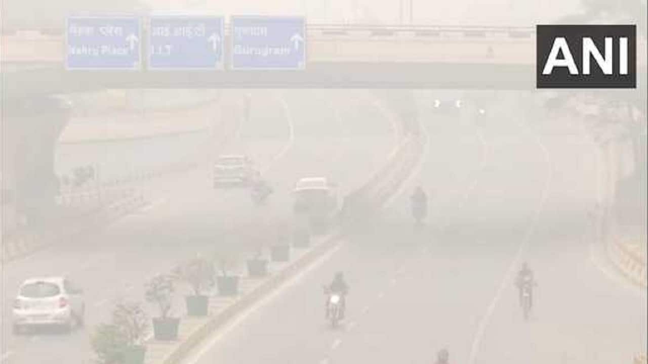 Air quality in Delhi-NCR declined over the past week due to a gradual drop in temperatures, calm winds that trap pollution, and a surge in post-harvest paddy straw burning across Punjab and Haryana. (Image: ANI)