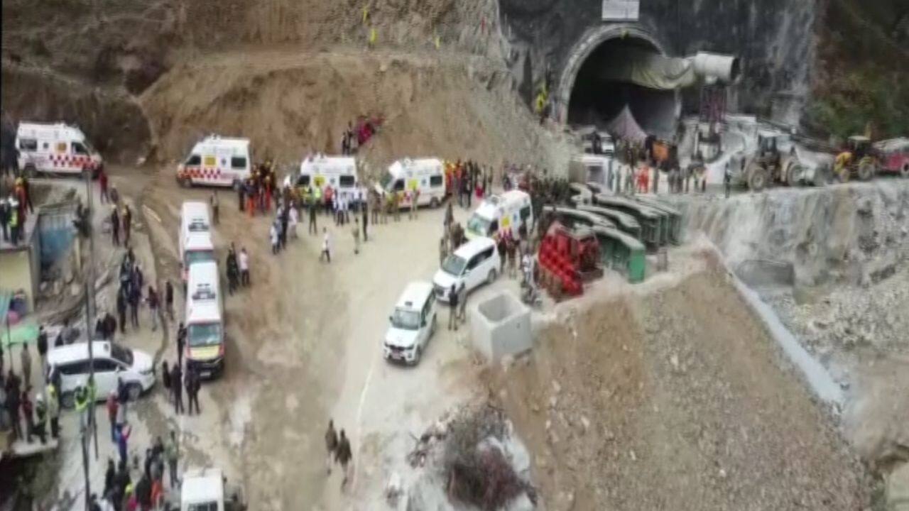 After the heavy-duty auger drilling machine became trapped in the rubble on Friday, officials decided to revert to manual boring to break through the last 10 metres. Twelve rat-hole mining professionals were called in to complete the last length of drilling in a restricted space using hand-held instruments. (Image: ANI)