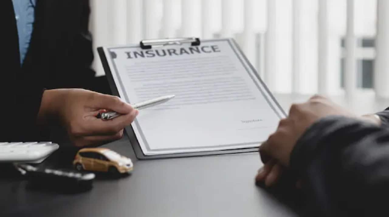 Canara HSBC Oriental Bank of Commerce Life - Unit Linked Emerging Leaders Equity Fund Five year return (CAGR): 21.2% Fund manager: Balwinder Singh AUM: Rs 560 Crore 