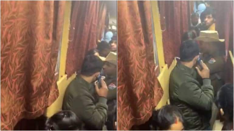 Ticketless passengers 'hijack' 2nd AC coach aboard Kumbh Express: 'Shocking' - Vimarsana News