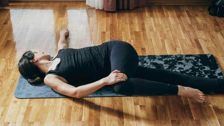 5 Simple Yoga Poses to Help You Feel Less Bloated | HuffPost Life
