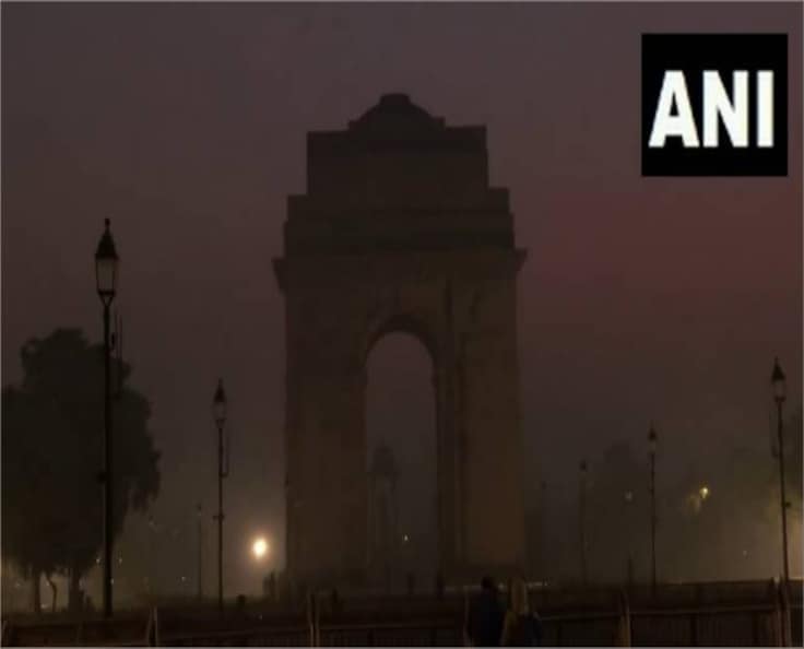 Weather Update: Fog swathes Delhi, large parts of North India on new year morning