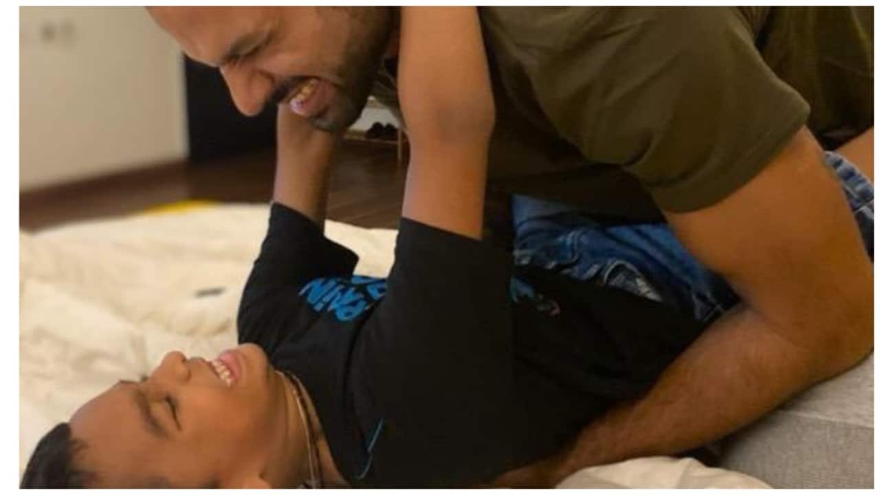 Previously, Dhawan was married to Aesha Mukherji, a Melbourne-based former amateur kickboxer. The couple tied the knot in 2012 and have a son named Zoravar.