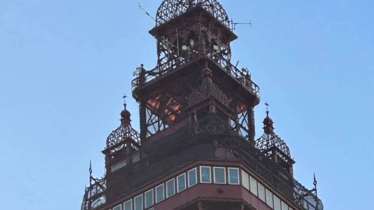 'Fire' at iconic Blackpool Tower turns out to be orange net - Vimarsana News