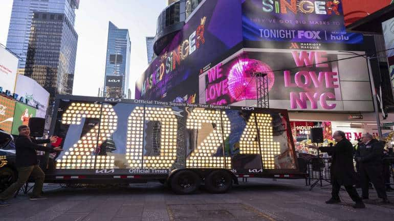 Twelve Financial Resolutions For A Happy And Prosperous 2024   Times Square NYE 4 770x433 