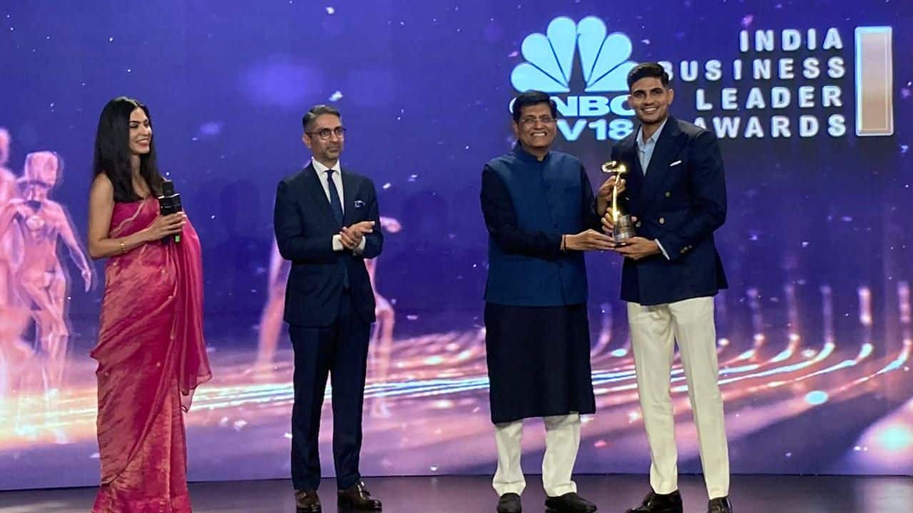 Indian Cricketer Shubman Gill was awarded the Sports Leader of the Year title for his achievements in the world of cricket. Shubman Gill is the youngest player to score an ODI double century. He is also the fastest to 2,000 runs in ODIs, making him one of the top ICC ranked player. (Image: CNBCTV18/Twitter)