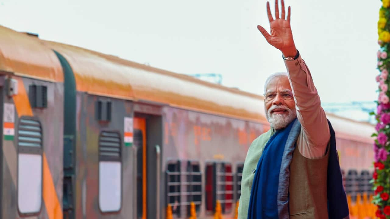 In Pics: PM Modi Inaugurates Revamped Ayodhya Railway Station, Flags ...