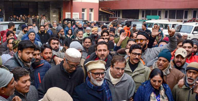 Parties stage protests, demand fair probe into death of 3 civilians in Poonch - Vimarsana News