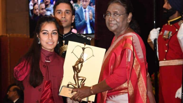 Role model, inspiration, trailblazer in para archery: Nation lauds Sheetal Devi on winning Arjuna Award - Vimarsana News
