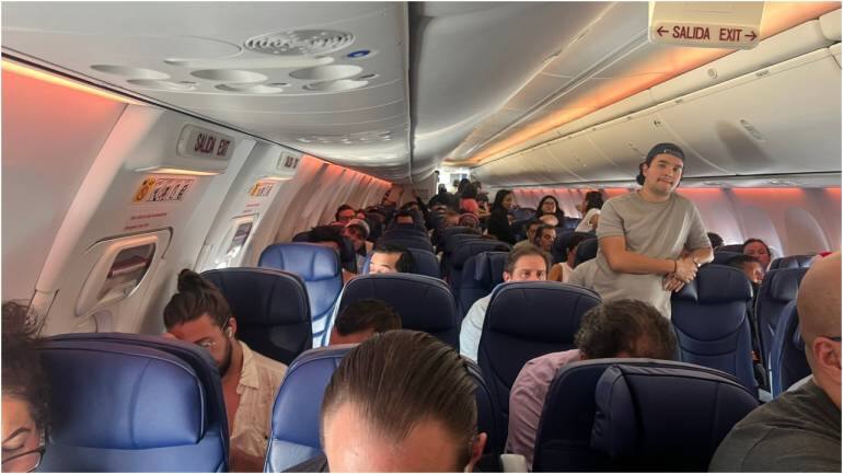 Aeromexico passenger opens emergency door, walks on airplane wing as flight gets delayed - Vimarsana News