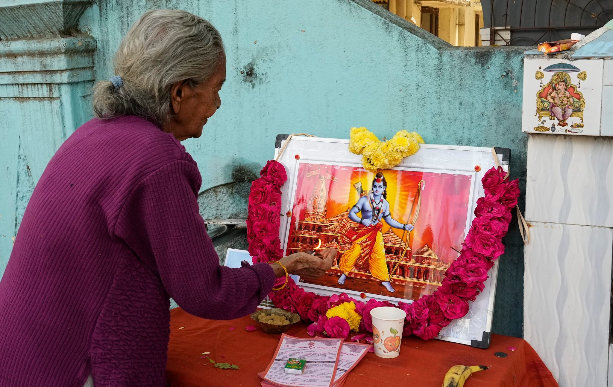 Chennai: An elderly devotee offers prayers on the occasion of Ayodhya Ram Mandir 'Pran Pratishthan' on January 22 (Image: PTI)